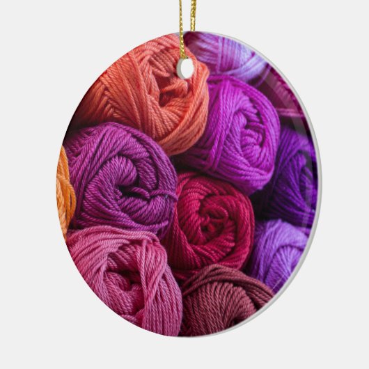 編み物、クロシェカラフルト糸の串 セラミックオーナメント (左)