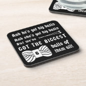 編み物・大きな玉の糸工芸品ダーク コースター (左側)