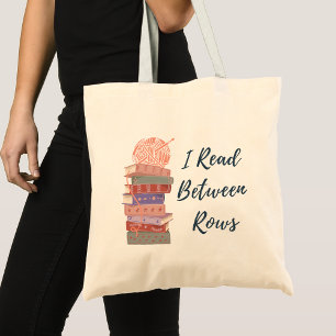 編み物+読書好きのための「I Read Between Rows」デザイン トートバッグ