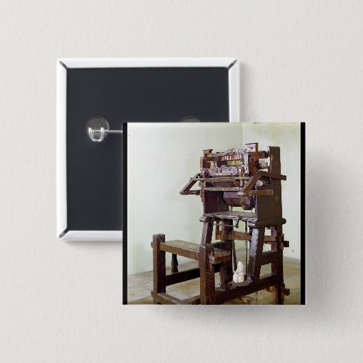 編むストッキングのための最初織機、1750年 缶バッジ (正面&裏面)