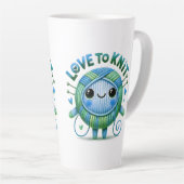 編む愛引用文かわいい青い緑のボールの糸 カフェラテマグ (右アングル)