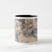 編んでいる若い女の子1905年 ツートーンマグカップ (中央)