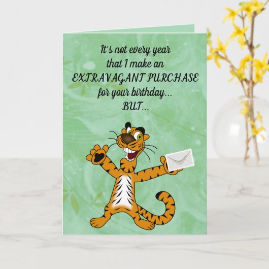 編集可能おもしろいタイガー誕生日 カード (黄色い花)