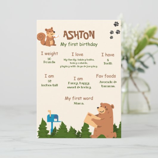 編集可能なクマの1歳の誕生日 森のクマの男の子 1st 招待状 (スタンド正面)
