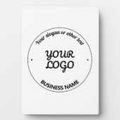編集可能なスローガンとビジネス名を持つロゴ フォトプラーク (正面)