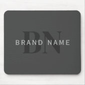編集可能なビジネス名(またはその他の文字)グレー マウスパッド (正面)