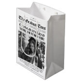 編集可能な卒業ギフト卒業新聞 ミディアムペーパーバッグ (正面アングル)