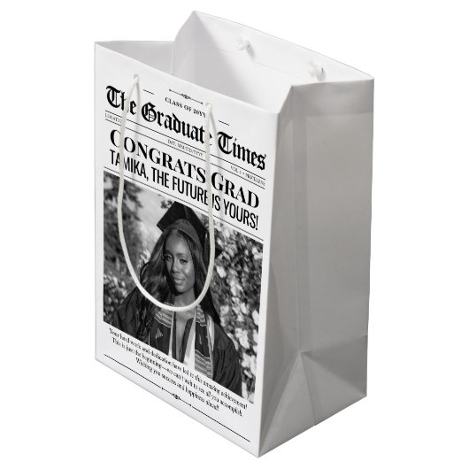 編集可能な卒業ギフト卒業新聞 ミディアムペーパーバッグ (裏面アングル)
