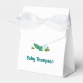 編集可能な恐竜男の赤ちゃんシャワーハッチング フェイバーボックス (正面サイド)