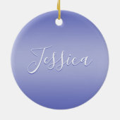 編集可能な筆記体スクリプト |ホワイトとパープルバイオレット セラミックオーナメント (裏面)