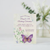 編集可能な花と紫の蝶の誕生日 インビテーションポストカード (スタンド正面)