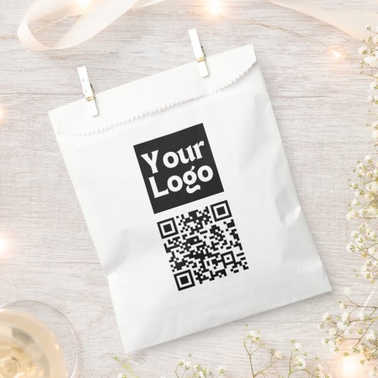 編集可能なQRコードとビジネスロゴまたはイメージ フェイバーバッグ (クリップ留めされた状態)