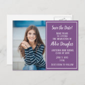 編集可能カラーパープルフォト卒業救日付 案内ポストカード (正面/裏面)