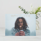 編集可能スパークリー金ゴールドハッピーニューイヤーカード シーズンカード (スタンド正面)