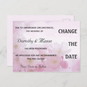 編集可能パステルピンクローズ花びら結婚ズ延期 ポストカード (正面/裏面)