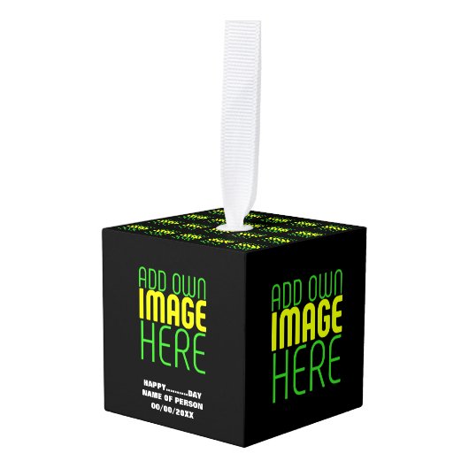 編集可能モダンなシンプルブラックイメージ文字テンプレート キューブオーナメント (正面アングル)