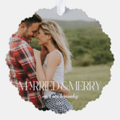 編集可能モダンカラー2写真結婚した&メリー オーナメントカード (裏面)