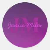 編集可能モダンモノグラムの文字と紫グラデーション ラウンドシール (正面)