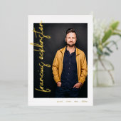 編集可能金ゴールド名写真大学卒業 箔招待状 (立ち正面)