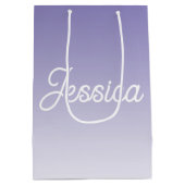 （編集可能）淡い紫の色グラデーションとテキスト ミディアムペーパーバッグ (裏面)