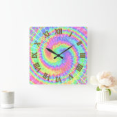 緩和曲線万華鏡のように千変万化するパターン絞り染めのローマ数字 スクエア壁時計 (ホーム)