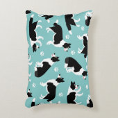 縁どコリーと足の跡 アクセントクッション (正面(垂直))