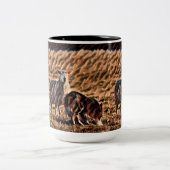 縁どCollie Herding Sheep "保持独身の" ツートーンマグカップ (中央)