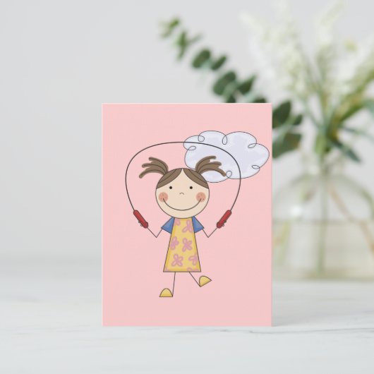 縄跳びTシャツとギフトを手に入れる少女 ポストカード (スタンド正面)