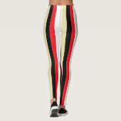 縦の赤く、白く、ベージュ色および黒のストライプ レギンス (裏面)