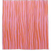 縦向きレトロ波線 – パステルオレンジとピンク シャワーカーテン (正面)