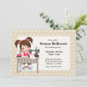 縫い物をする少女 招待状 (スタンド正面)
