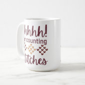 縫い目を数えている コーヒーマグカップ (正面左)