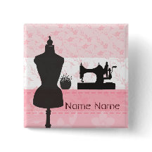 縫うファッションのピンクの花の裁縫婦のドレスメーカー