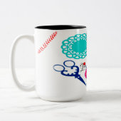 縫う…縫う…縫う縫う縫う縫う縫う縫う縫う縫う行く縫う縫う縫う行く行く」 ツートーンマグカップ (左)