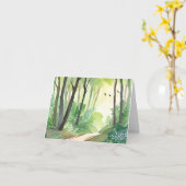 繁茂する緑の森 | 自然水色 カード (黄色い花)