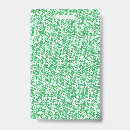 繊細でアーチ状の葉を持つ、緑豊かなシダ バッジ (正面)