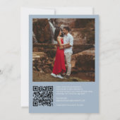 繊細なほこりっぽいブルーQRコードRSVPの結婚写真 招待状 (裏面)