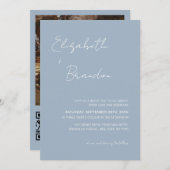 繊細なほこりっぽいブルーQRコードRSVPの結婚写真 招待状 (正面/裏面)