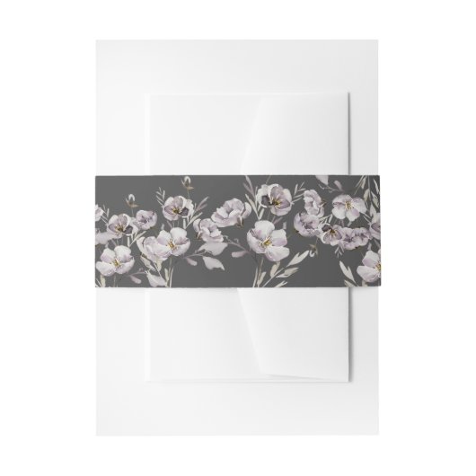 繊細なほこりっぽい紫色の花の水色、ダークグレー 招待状ベリーバンド (正面例)