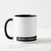 繊細なアーチシルエットマグ マグカップ (左)