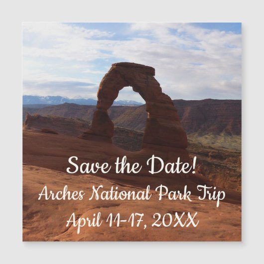 繊細なアーチIアットアーチズナショナルパーク (正面)