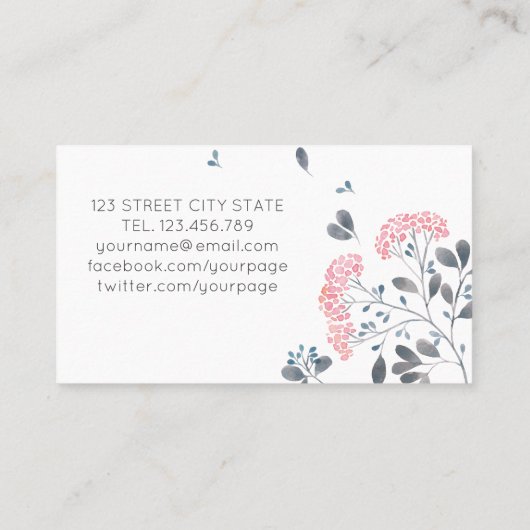 繊細なガーリーピンクの灰色の水色の花が美しい 名刺 (裏面)