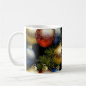 繊細なクリスマスボールが美しいデザイン コーヒーマグカップ (左)