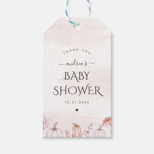 繊細なソフトピンクの秋カボチャハートベビーシャワー ギフトタグ (正面)