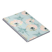 繊細なピンクのアネモネ。 ノートブック (右側)