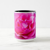 繊細なピンクのバラ。 マグカップ (中央)