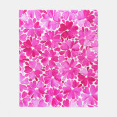 繊細なピンクの水色の花 フリースブランケット (正面)