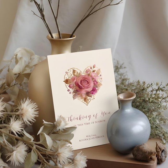 繊細なピンクの色合い 花のハート 哀悼 (Delicate Dusty Pink Tones Floral Heart Sympathy Card Design.)