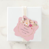 繊細なピンクの赤面の花結婚の金ゴールド フェイバータグ (インサイチュ)