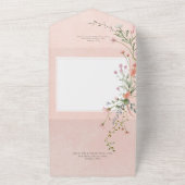 繊細なピンクの赤面素朴ワイルドフラワーQRコード オールインワン招待状 (外側)
